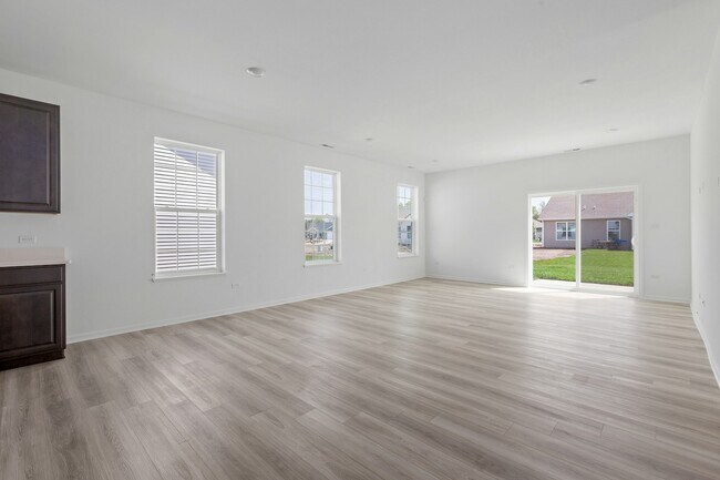 Building Photo - 11067 Thomas St