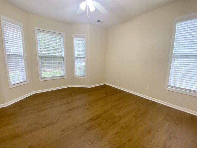 Building Photo - Charming Four-Bedroom Home in Bluffton wit...