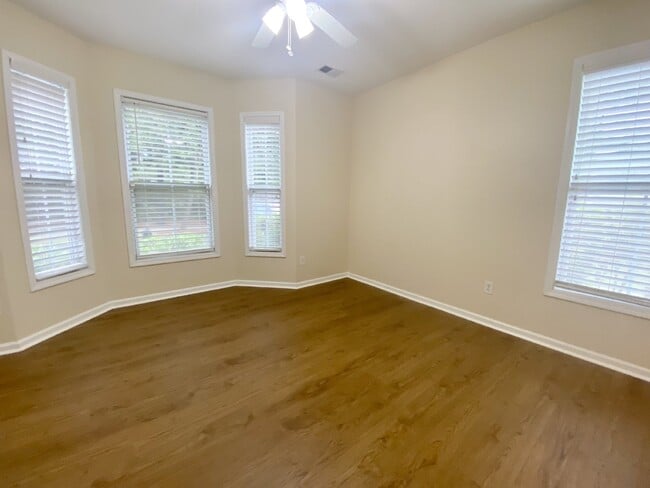 Building Photo - Charming Four-Bedroom Home in Bluffton with 3 Full Baths & Garage!