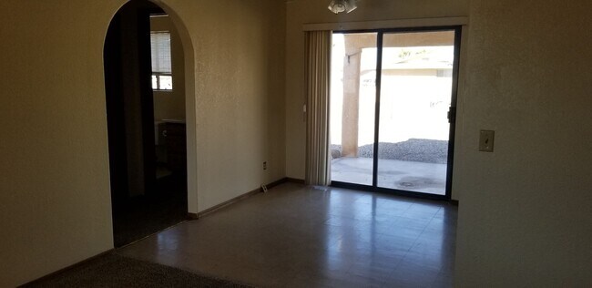 Building Photo - 3181 Sombrero Dr