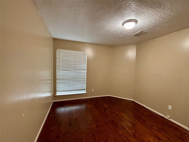 Building Photo - 12702 Meadway Ct