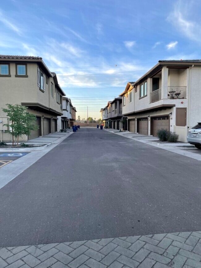 Community - 4100 S Pinelake Way