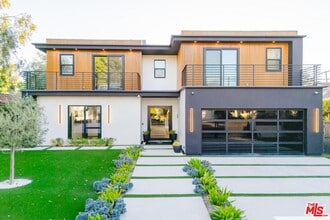 Building Photo - 5141 Varna Ave