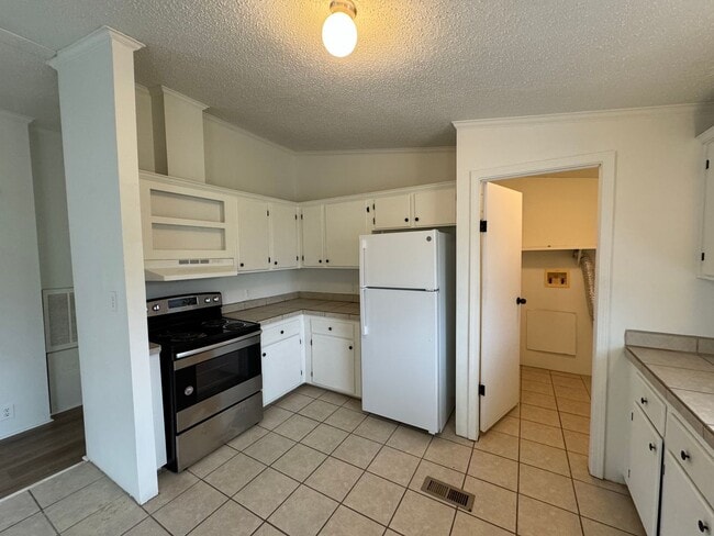 Building Photo - Nice 3/2 Trailer in Shannon- $1,195