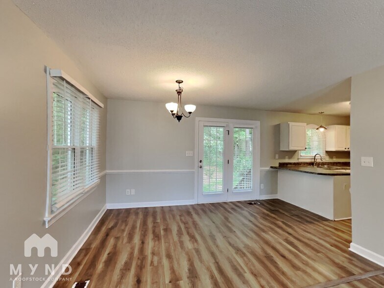 Building Photo - 405 Helleri Ct