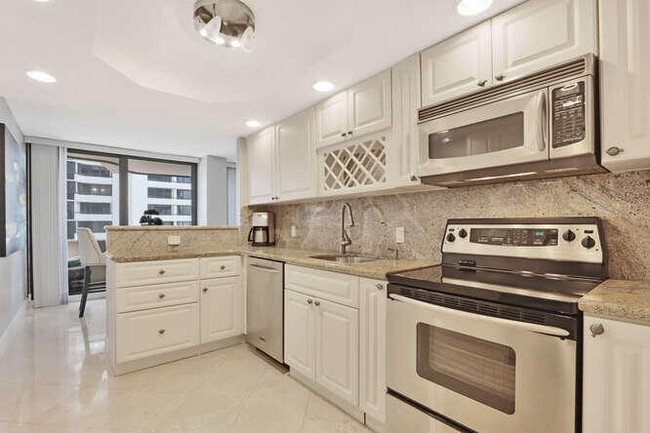 Building Photo - 4200 N Ocean Dr