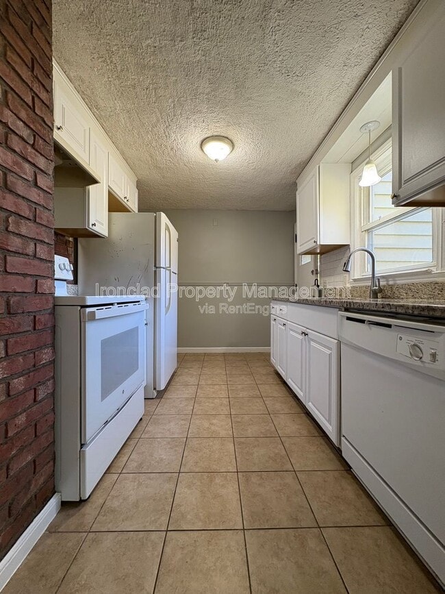 Building Photo - 600 Wadsworth St