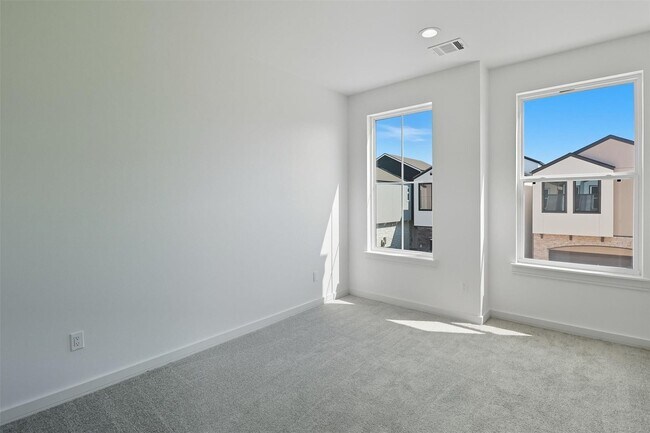 Building Photo - 2929 El Fenice Ln