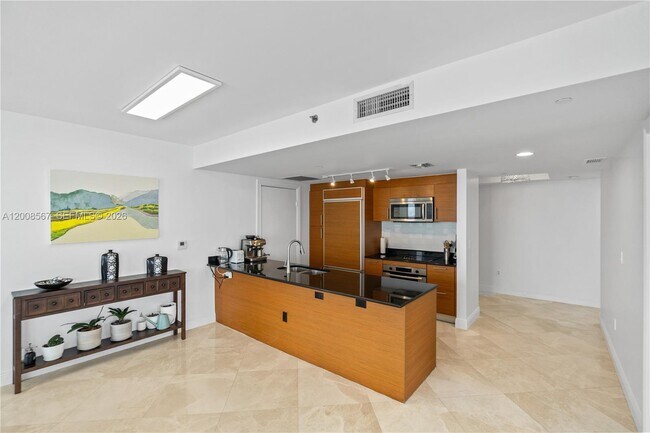 Building Photo - 50 Biscayne Blvd