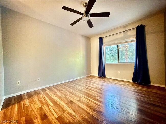 Building Photo - 5650 E Sahara Ave