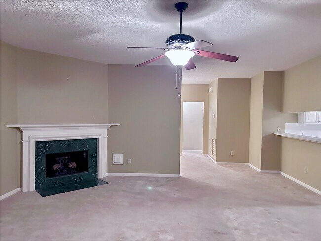 Building Photo - 10011 Territory Ln