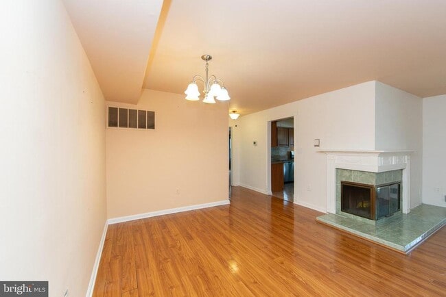 Building Photo - 115 Cascade Ct