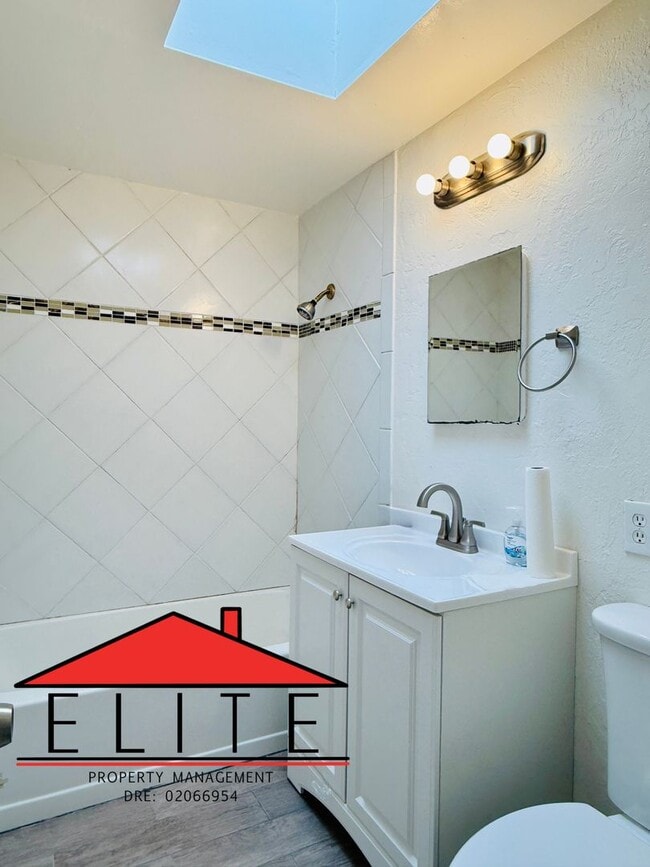 Building Photo - 332AL