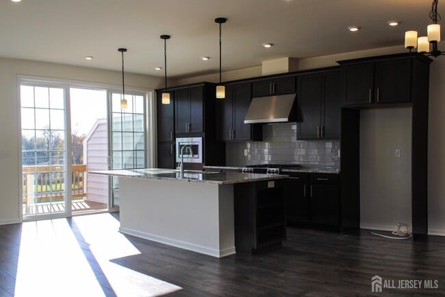 Building Photo - 601 Charleston Dr