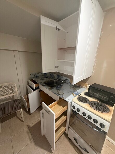 Building Photo - 7821 Hope St