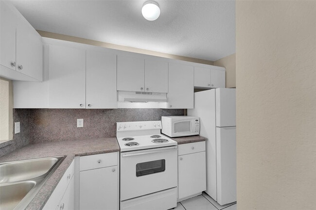 Building Photo - 9088 NW 40th St