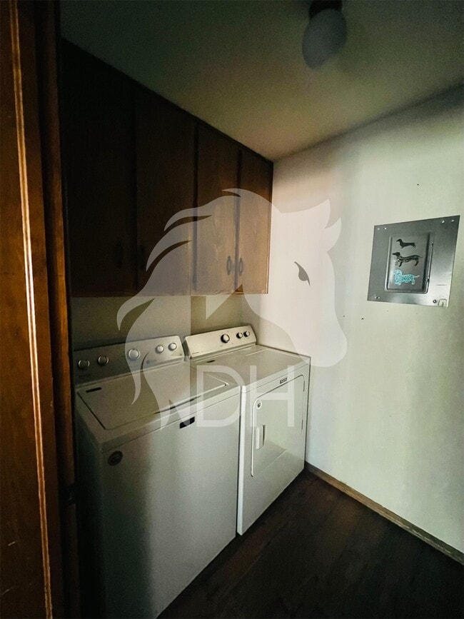 Building Photo - **Charming 2-Bedroom Condo in Enid, OK!**