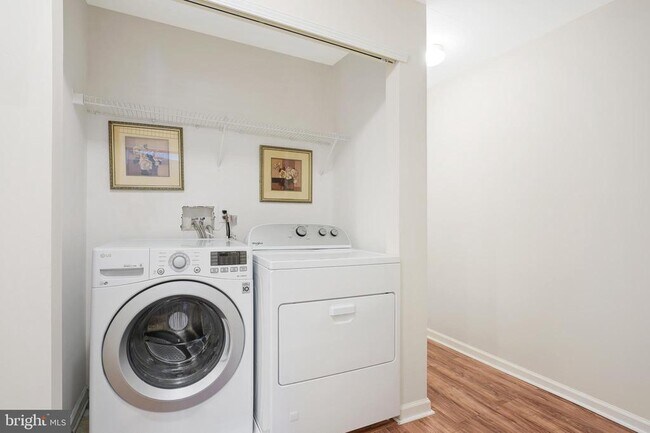 Building Photo - 16 High Meadows Dr