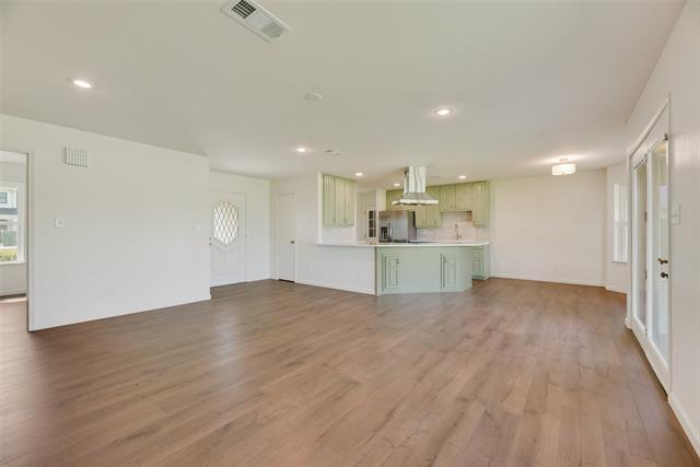 Building Photo - 407 Cocopa Dr W