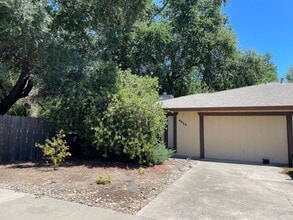 Building Photo - 4830 Suncrest Way