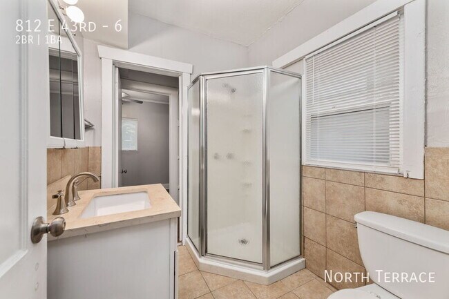 Building Photo - 812 E 43rd-6