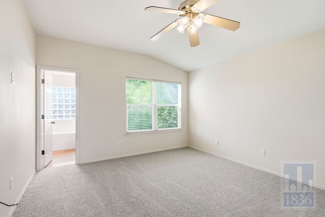 Building Photo - 10520 Fosseway Dr