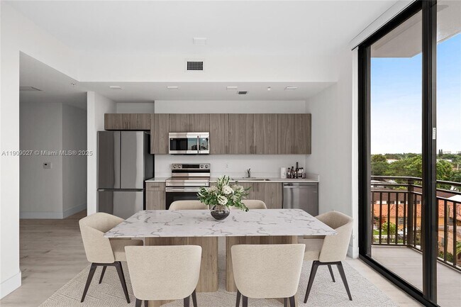 Building Photo - 1601 SW 32nd Ave