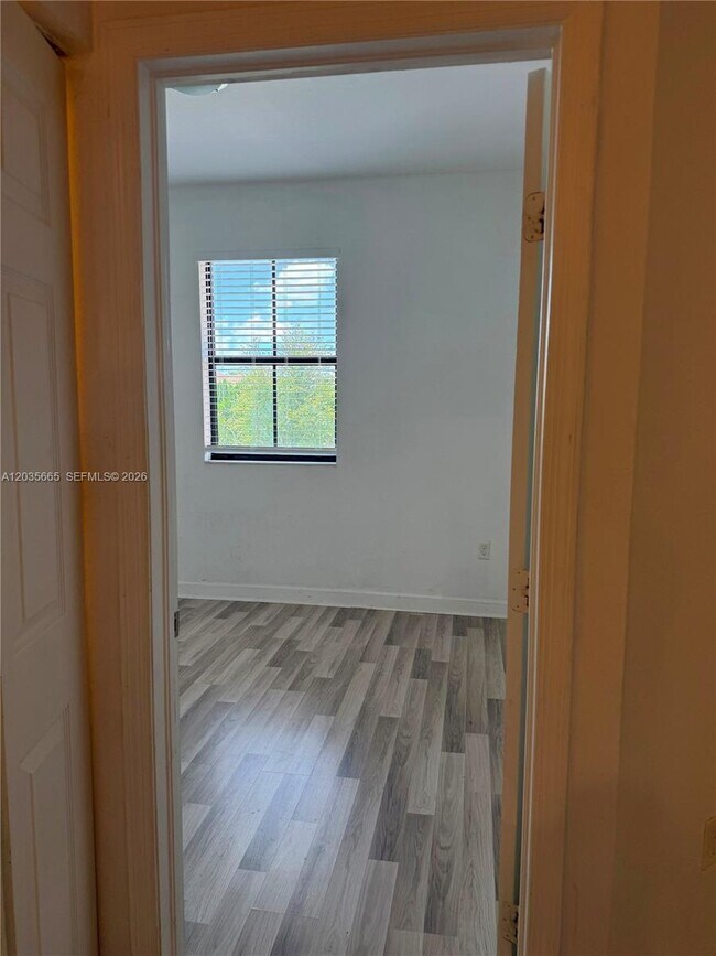 Building Photo - 3467 W 89th Terrace