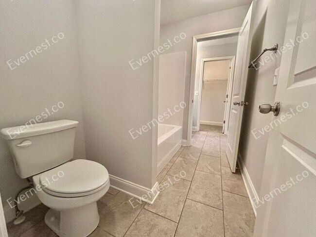 Building Photo - Spacious 3 Bed, 2.5 Bath Home with Modern Amenities / Available Soon!