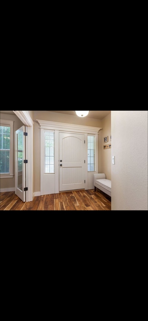Building Photo - 4 Bedrooms with a large back yard