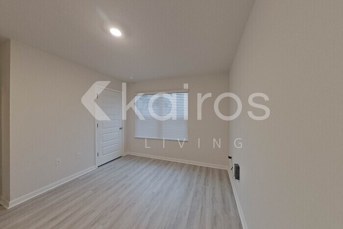 Building Photo - 408 Monarch Ln