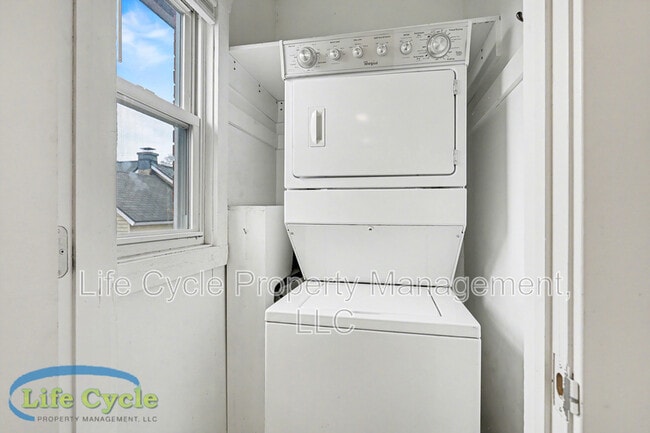 Building Photo - 18 Indiana Ave SW