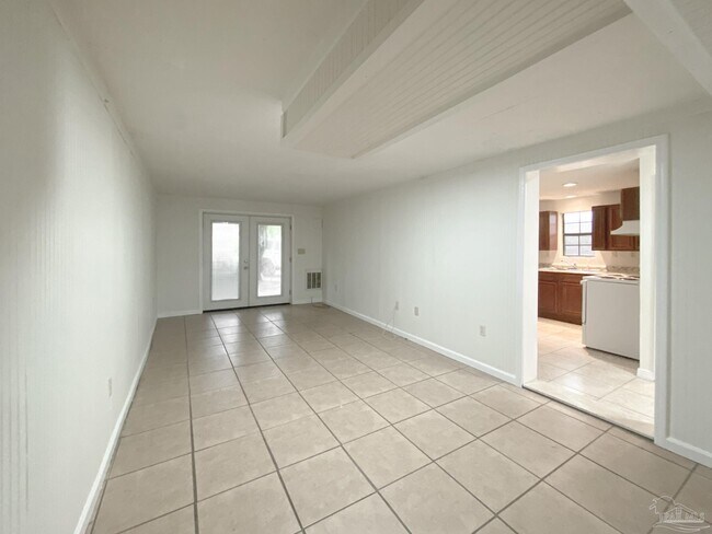 Building Photo - 5771 Coronada Blvd