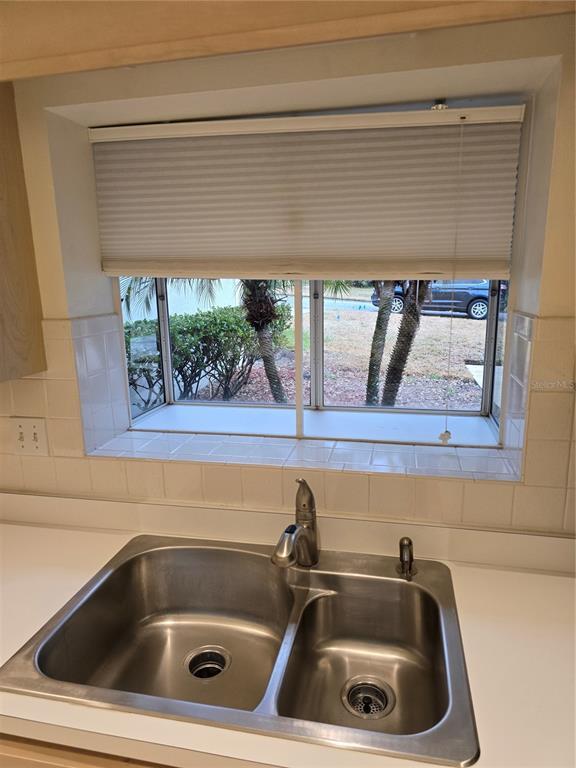 Building Photo - 8701 Village Green Blvd