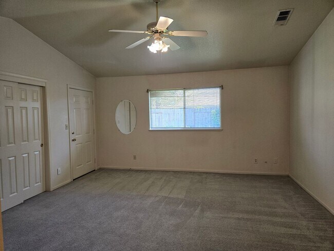 Building Photo - 20427 Sparrow Ct