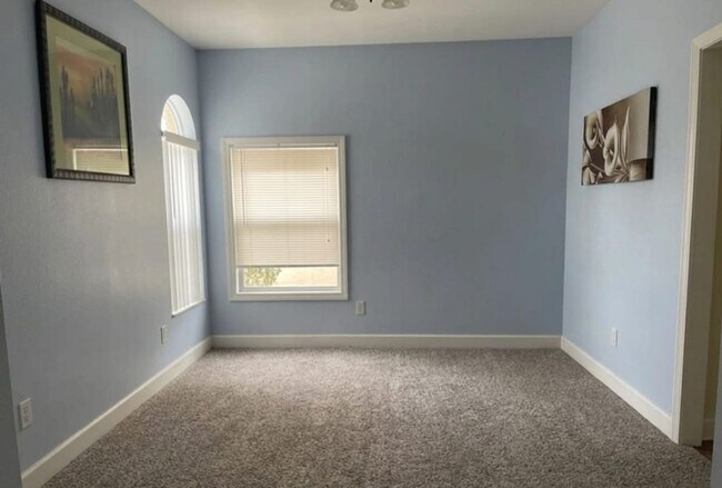 Building Photo - 8836 Coral Palms Ct