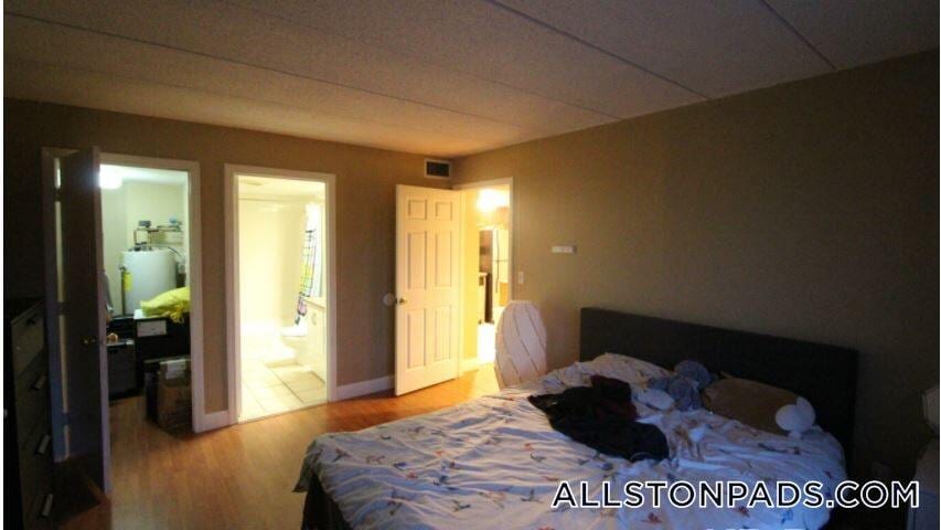 Building Photo - 85 Brainerd Rd