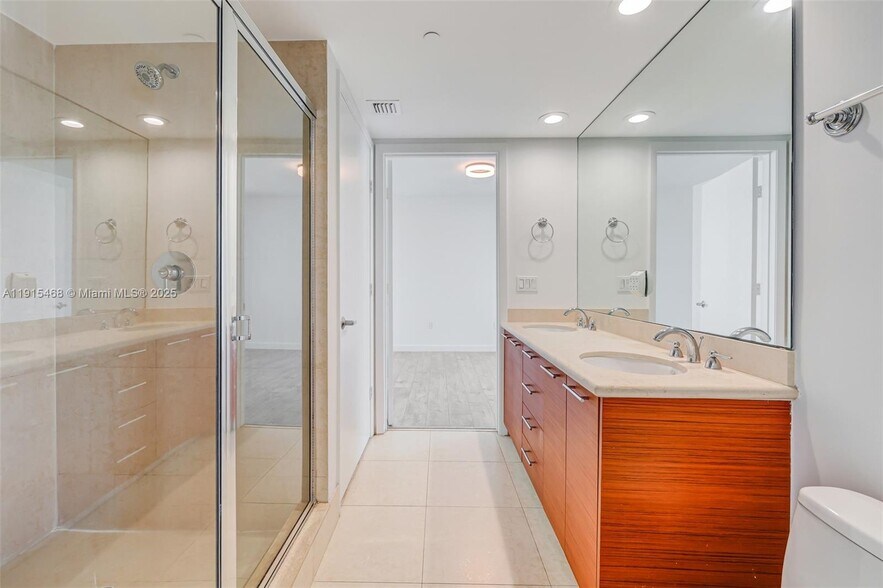 Building Photo - 50 Biscayne Blvd