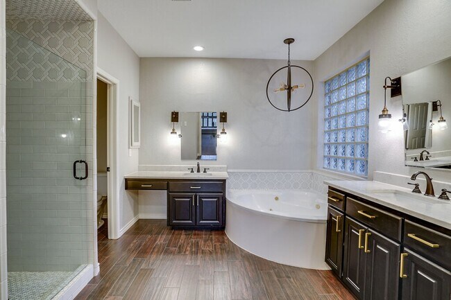 Building Photo - 10218 Scull Creek Dr
