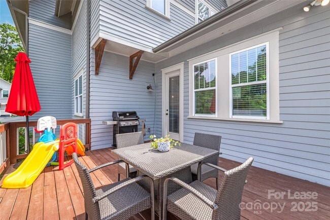 Building Photo - 5210 Kelly St