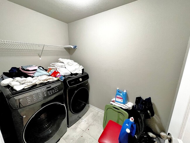 Building Photo - 7870 Bone Crk Pt