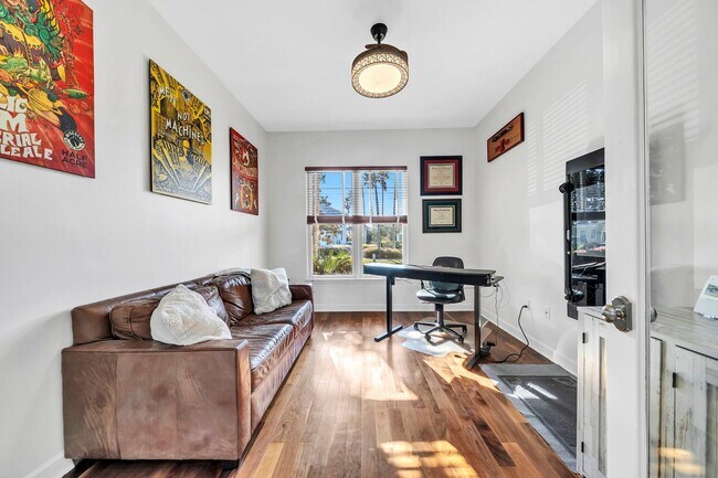Building Photo - 1393 Sunset Beach Dr