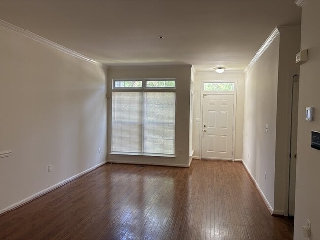 Building Photo - 1947 Woodshade Ct
