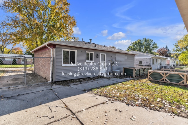 Building Photo - 15796 Kerstyn St