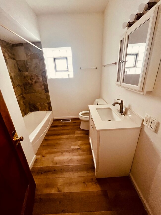 Building Photo - 8236 S Sangamon St