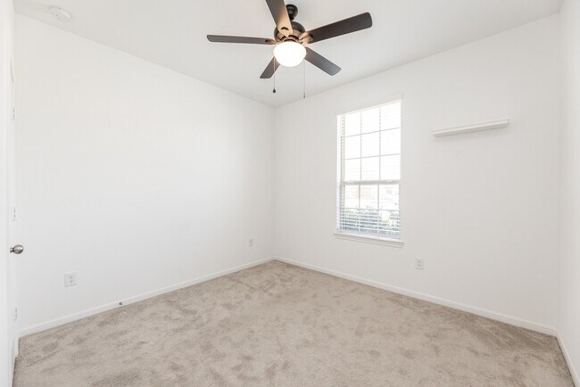 Building Photo - 21119 Sherrell Bay Dr