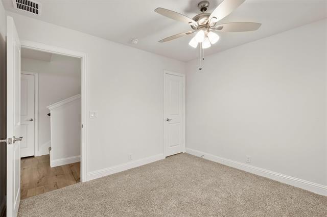 Building Photo - 613 Sedona St