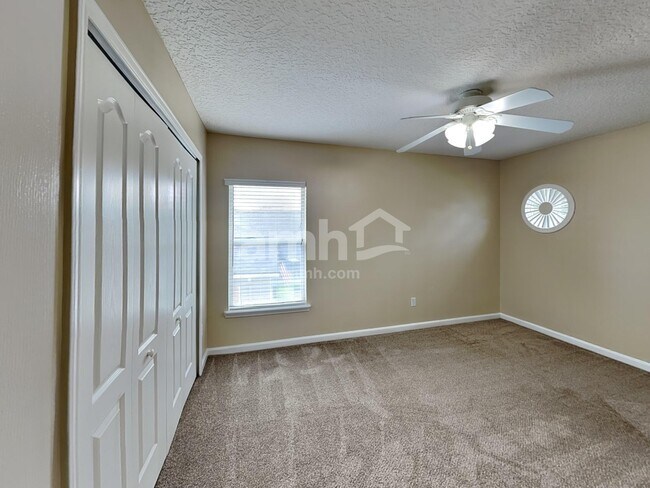 Building Photo - 2110 Thorn Hollow Ct