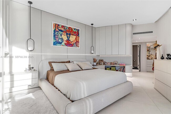 Building Photo - 20281 E Country Club Dr