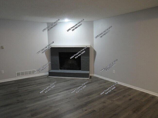 Building Photo - 1918 NE Knollbrook St